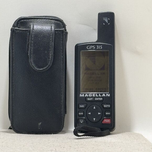 Magellan GPS 315 Handheld Navigator w/Case Bundle - Picture 1 of 10